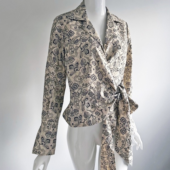 Jones New York wraparound Silk blouse, black and beige, long sleeve, size 10P - Picture 11 of 16